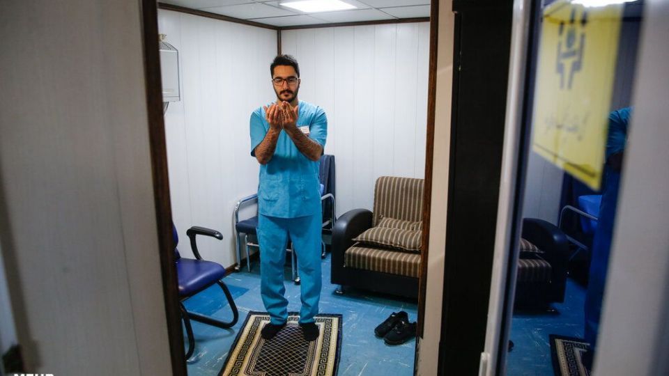 سفره افطار مدافعان سلامت