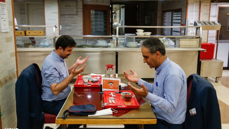 سفره افطار مدافعان سلامت