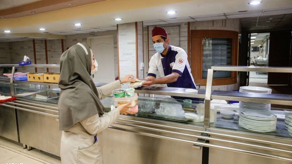 سفره افطار مدافعان سلامت