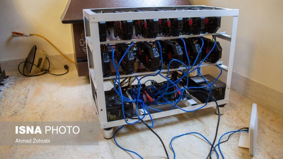 کشف و ضبط دستگاه‌های استخراج رمز ارز - قم