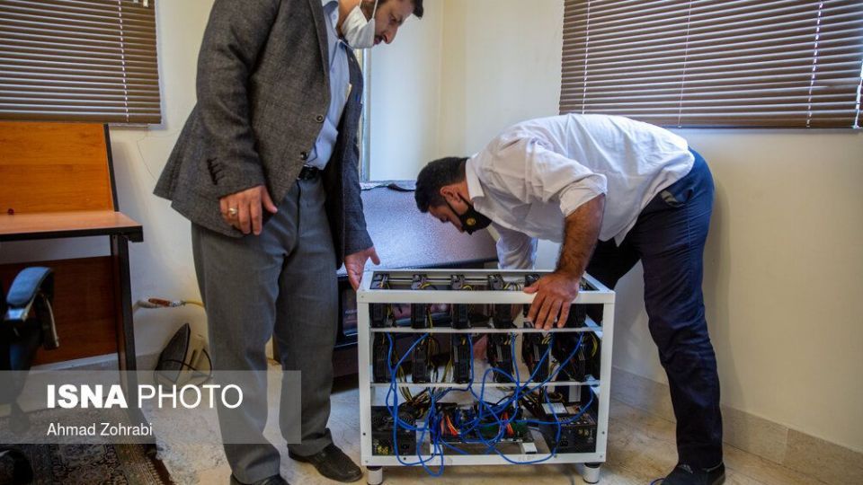 کشف و ضبط دستگاه‌های استخراج رمز ارز - قم