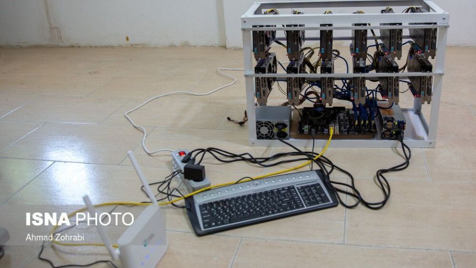 کشف و ضبط دستگاه‌های استخراج رمز ارز - قم