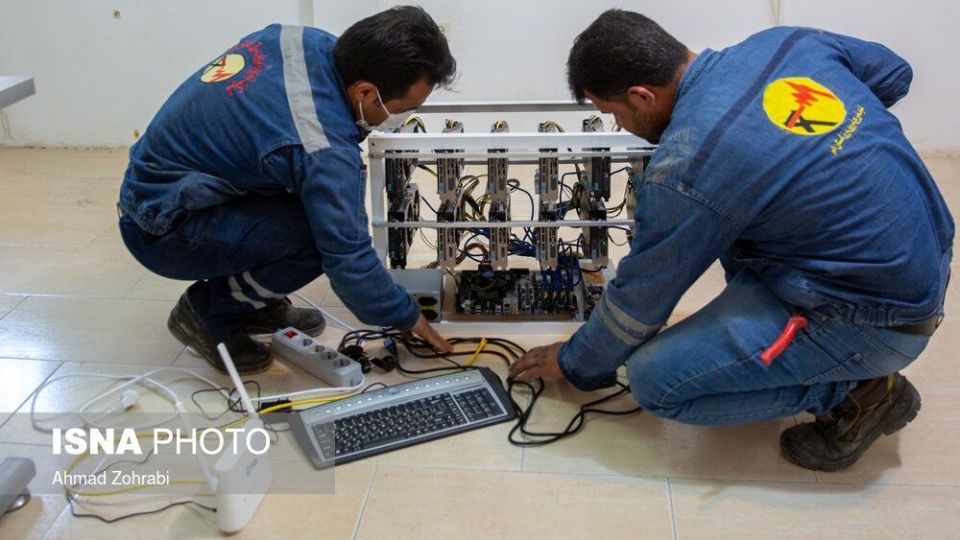 کشف و ضبط دستگاه‌های استخراج رمز ارز - قم