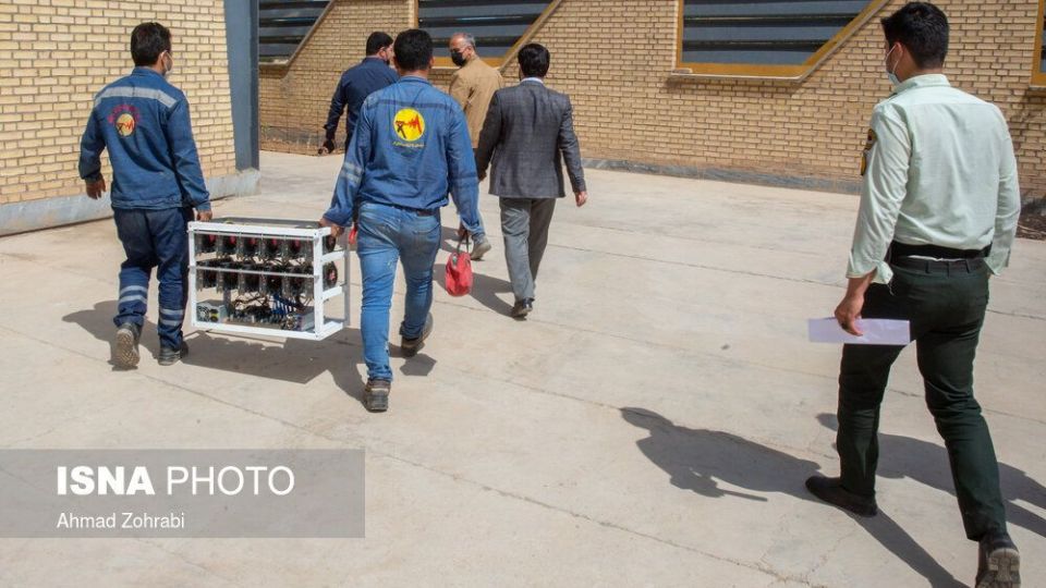 کشف و ضبط دستگاه‌های استخراج رمز ارز - قم