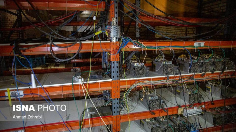 کشف و ضبط دستگاه‌های استخراج رمز ارز - قم