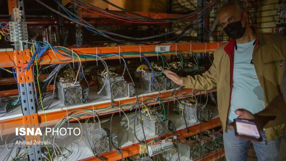 کشف و ضبط دستگاه‌های استخراج رمز ارز - قم