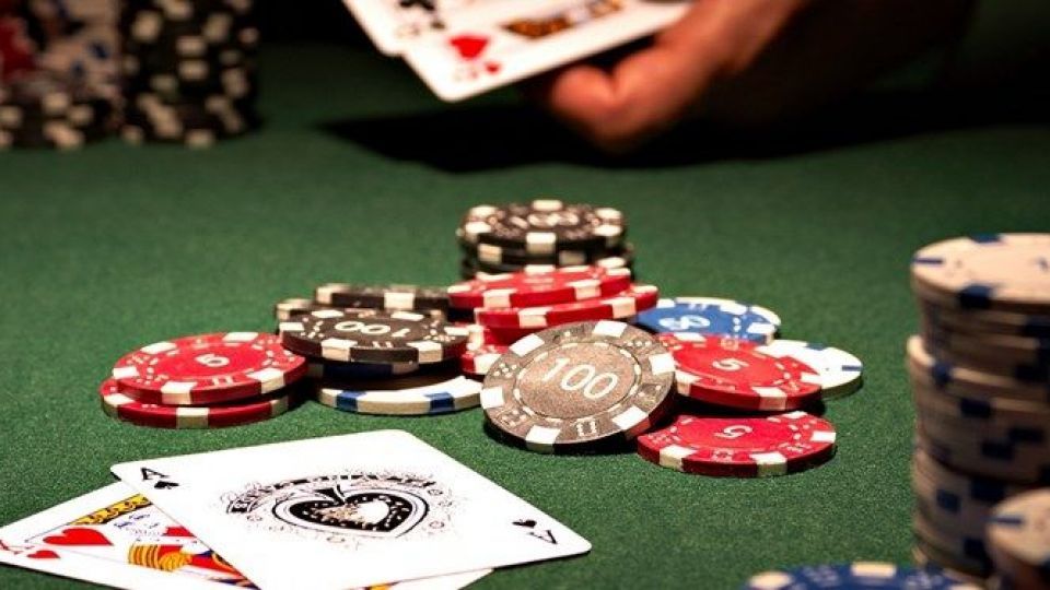 شناسایی ۱۰ مرکز قمار و دستگیری ۹۸ قمارباز در مشهد