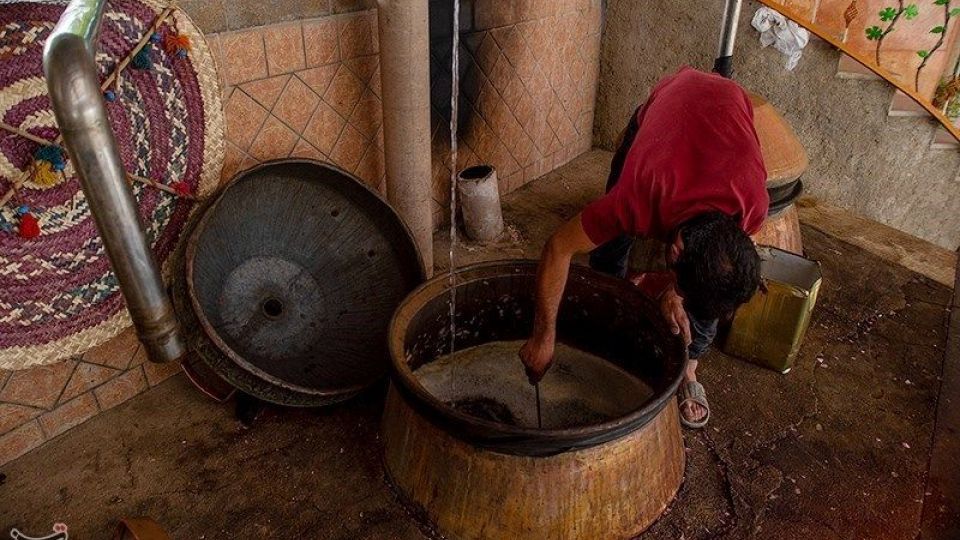 رسم کهن گلابگیری در میمند فارس