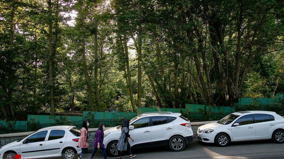 شلوغی پارک جمشیدیه در پیک چهارم کرونا