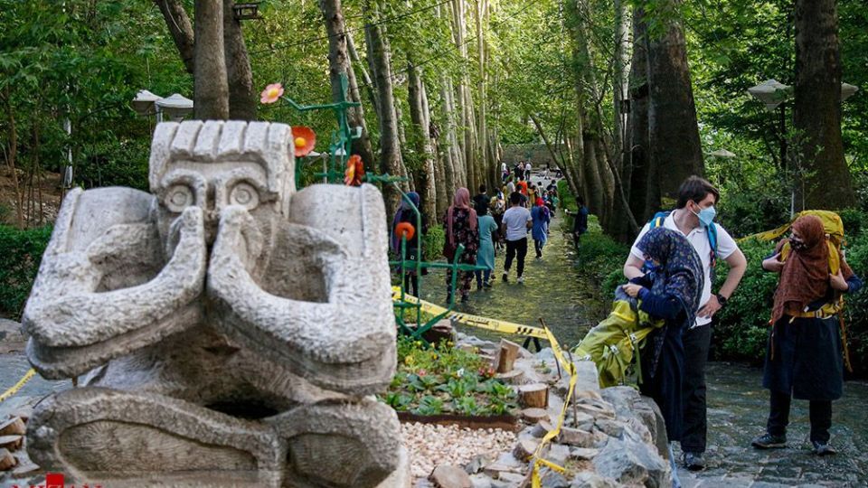 شلوغی پارک جمشیدیه در پیک چهارم کرونا