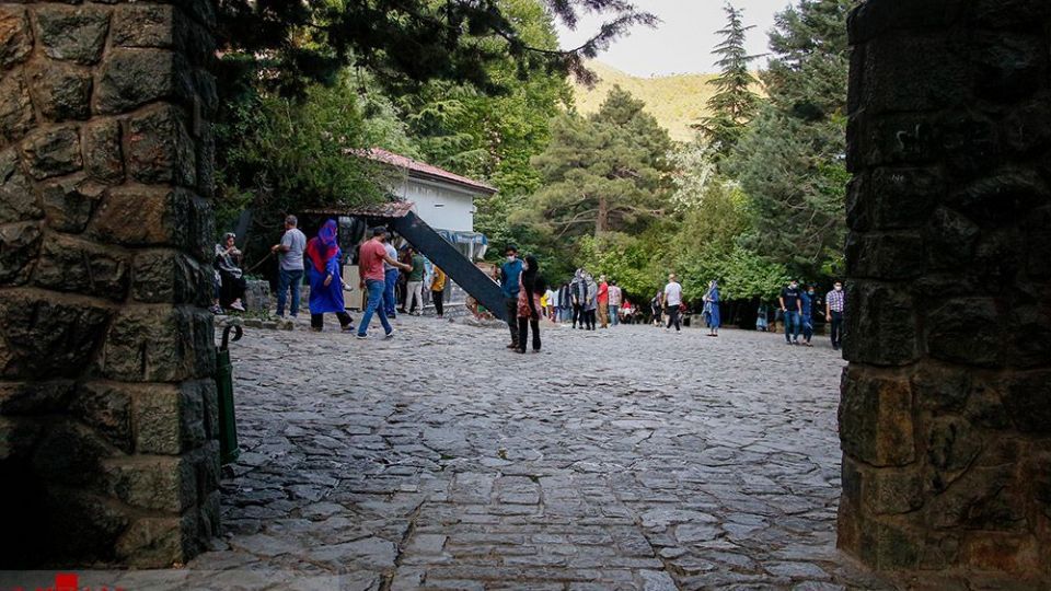 شلوغی پارک جمشیدیه در پیک چهارم کرونا