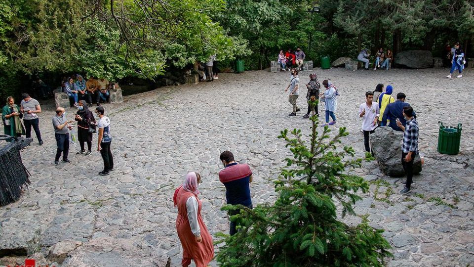 شلوغی پارک جمشیدیه در پیک چهارم کرونا