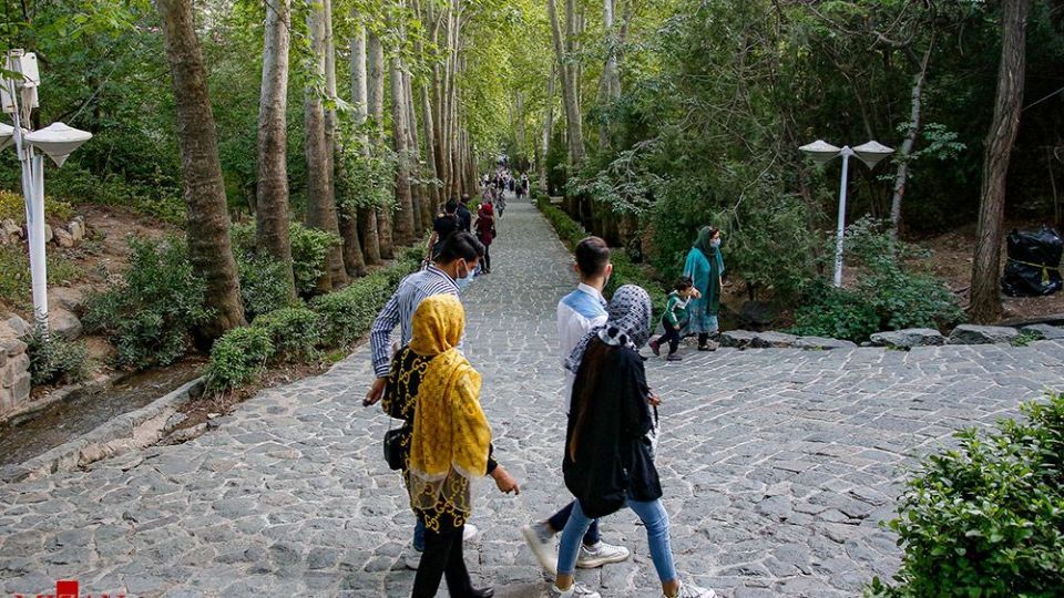 شلوغی پارک جمشیدیه در پیک چهارم کرونا