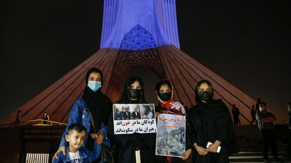 گرامیداشت شهدای کابل در میدان آزادی