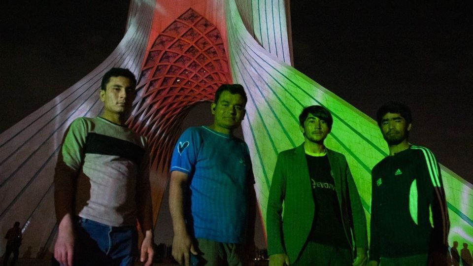 نورپردازی سه بعدی در میدان آزادی با موضوع همدردی با مردم افغانستان