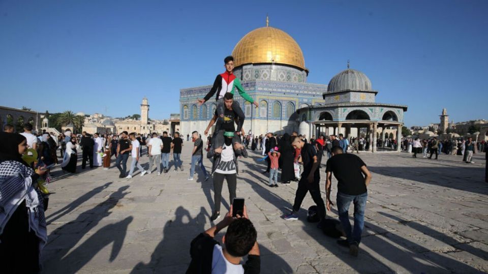 اقامه نماز عید سعید فطر در قدس شریف