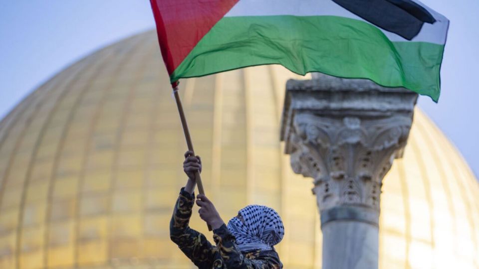 اقامه نماز عید سعید فطر در قدس شریف