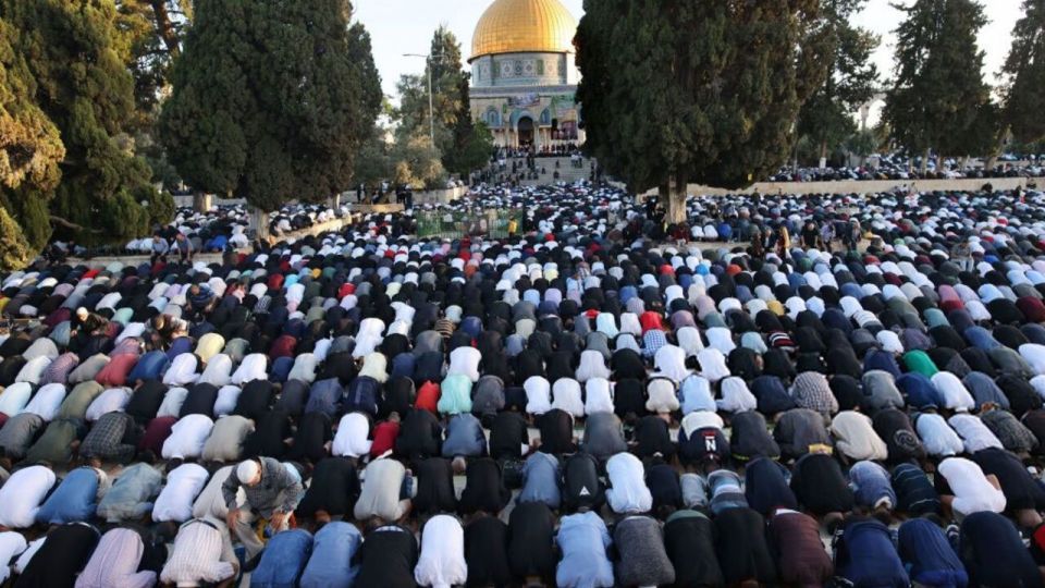 اقامه نماز عید سعید فطر در قدس شریف