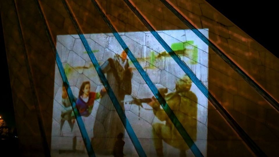 نورپردازی سه بعدی همدردی با مردم مظلوم غزه - برج آزادی