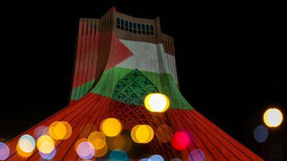 نورپردازی سه بعدی همدردی با مردم مظلوم غزه - برج آزادی