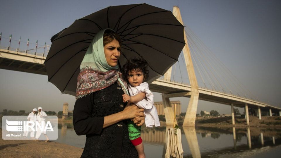 مراسم غسل تعمید کودکان مندایی