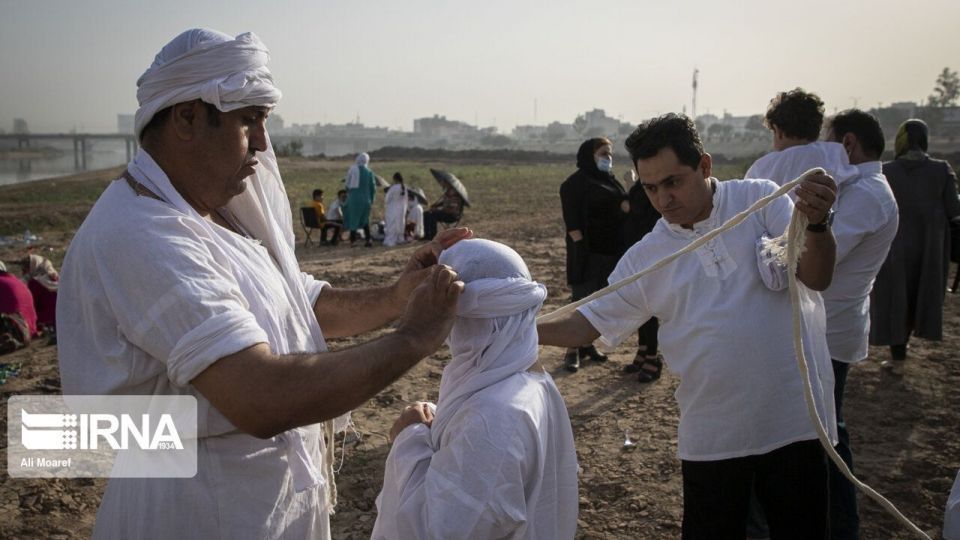 مراسم غسل تعمید کودکان مندایی