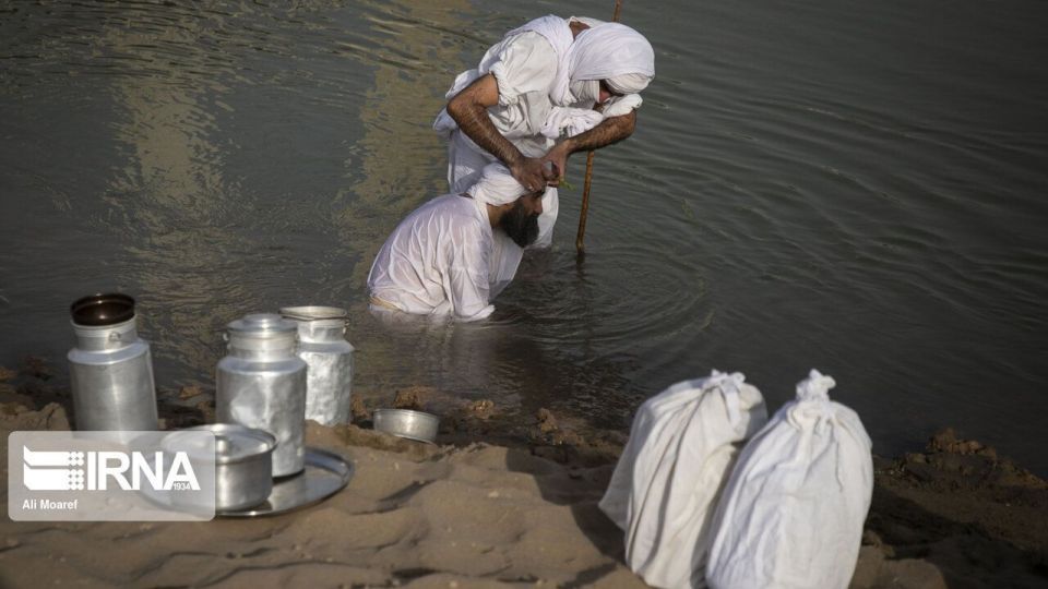 مراسم غسل تعمید کودکان مندایی