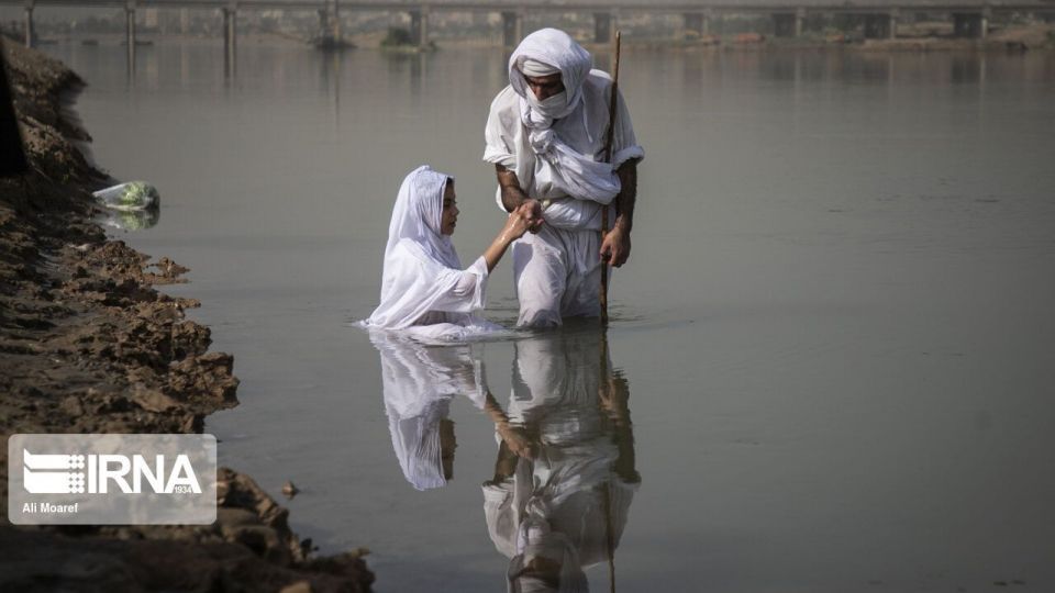 مراسم غسل تعمید کودکان مندایی