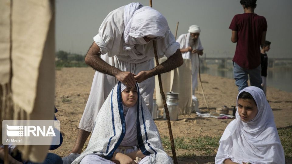 مراسم غسل تعمید کودکان مندایی