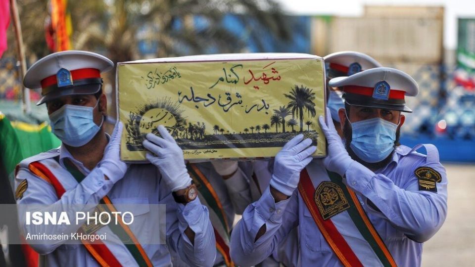 تشییع پیکر دو شهید گمنام دفاع مقدس در بندر شهید رجایی