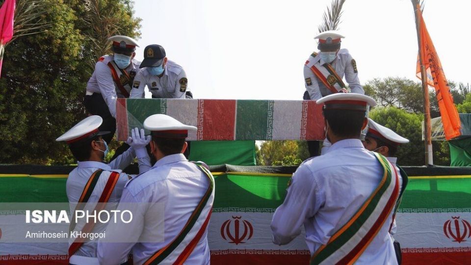 تشییع پیکر دو شهید گمنام دفاع مقدس در بندر شهید رجایی