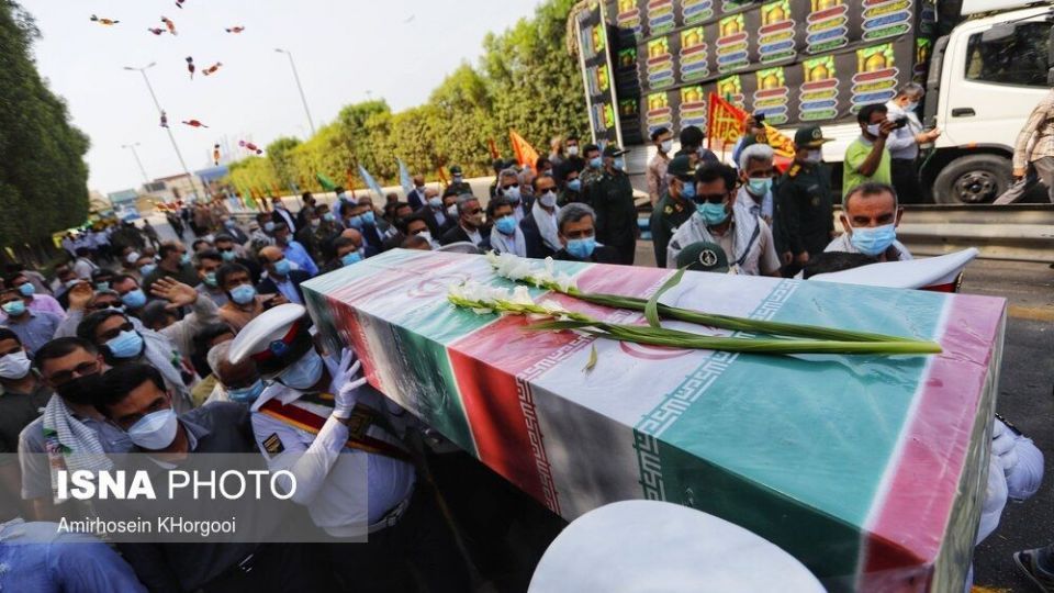 تشییع پیکر دو شهید گمنام دفاع مقدس در بندر شهید رجایی