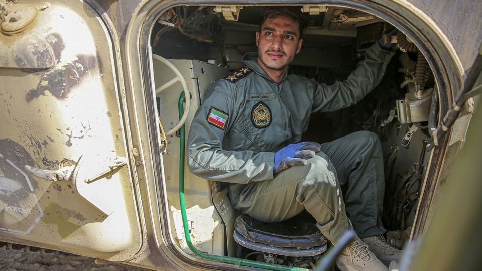 مسابقه اربابان آتش - سیاخ دارنگون