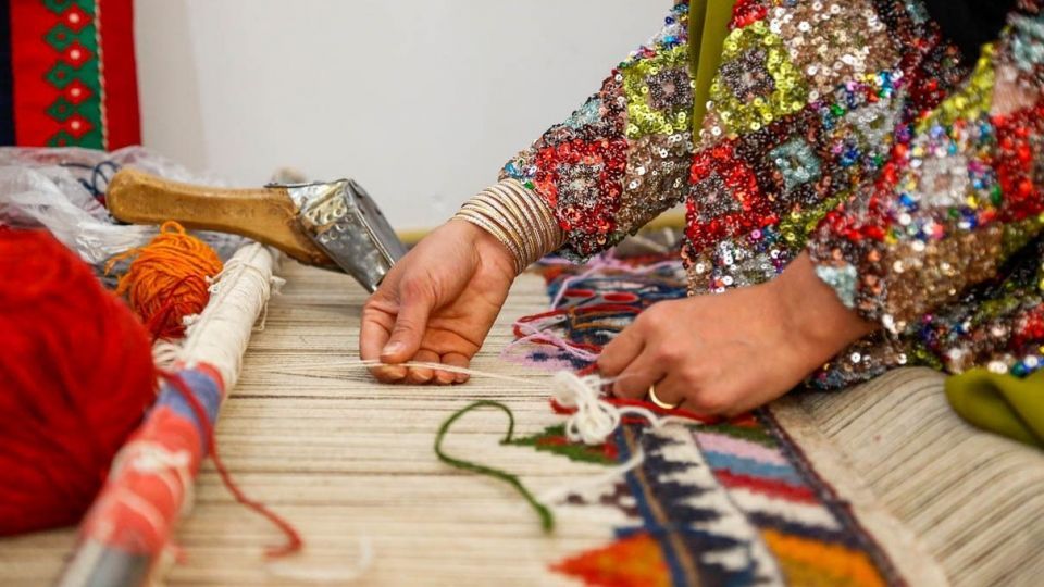 «مهرگرد سمیرم»؛ روستای ملی بافته‌های داری
