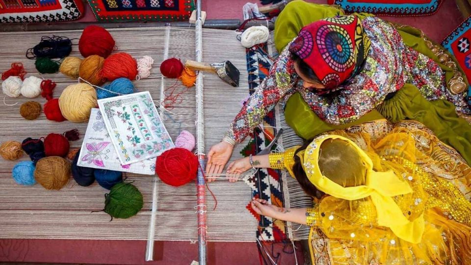 «مهرگرد سمیرم»؛ روستای ملی بافته‌های داری