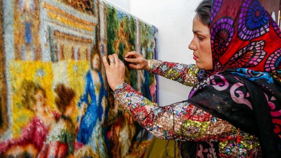 «مهرگرد سمیرم»؛ روستای ملی بافته‌های داری