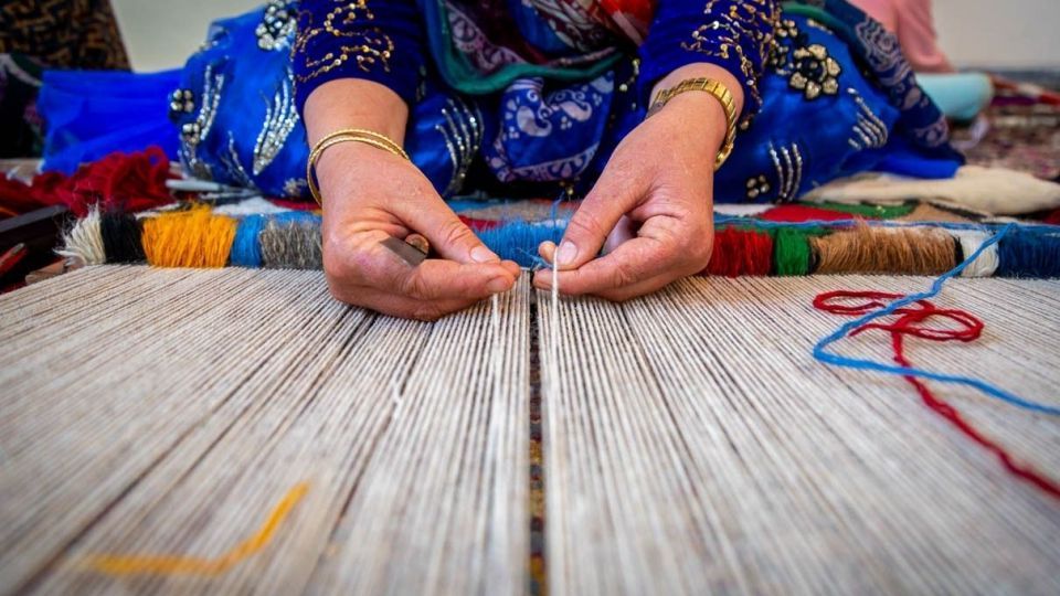 «مهرگرد سمیرم»؛ روستای ملی بافته‌های داری