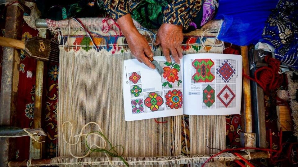 «مهرگرد سمیرم»؛ روستای ملی بافته‌های داری