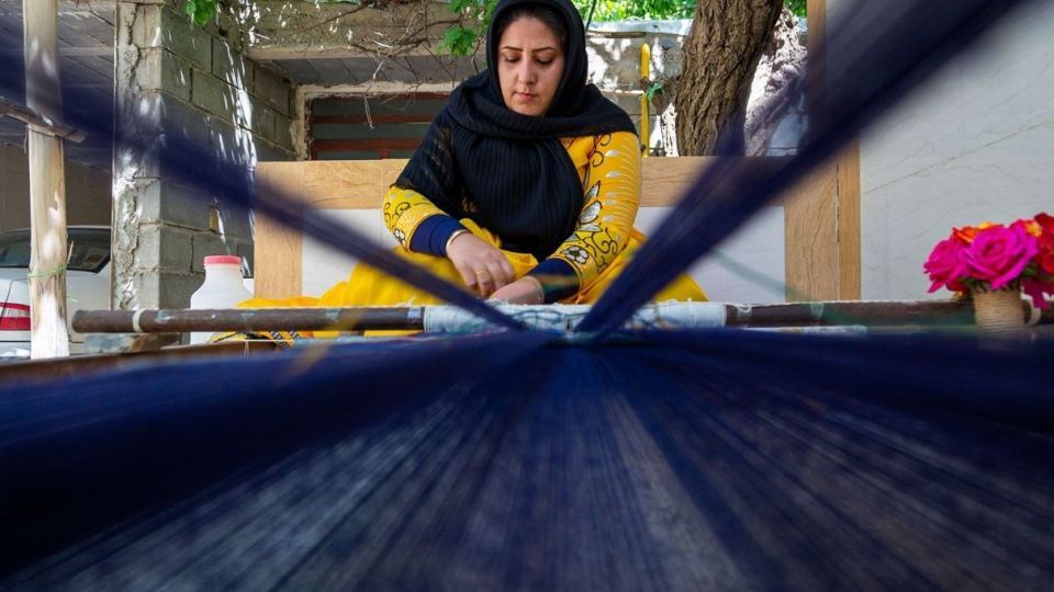 «مهرگرد سمیرم»؛ روستای ملی بافته‌های داری