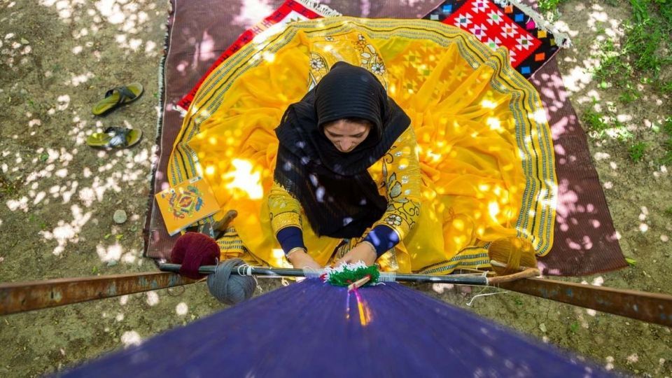 «مهرگرد سمیرم»؛ روستای ملی بافته‌های داری