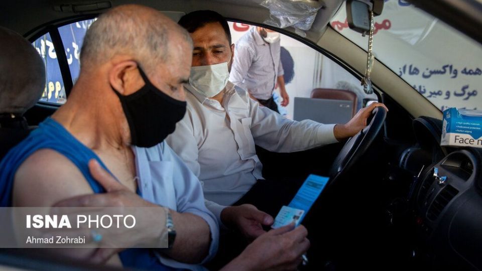 آغاز طرح واکسیناسیون خودرویی علیه کرونا در قم