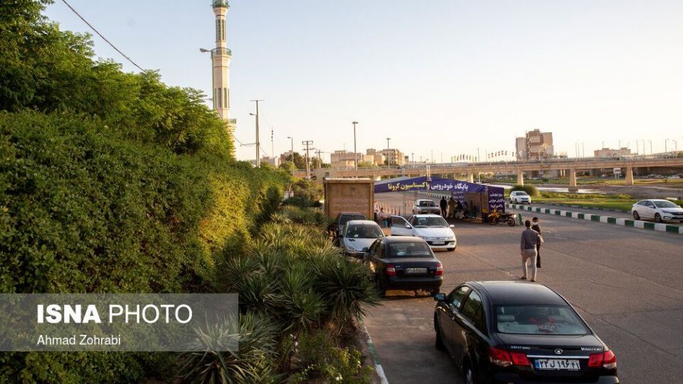 آغاز طرح واکسیناسیون خودرویی علیه کرونا در قم