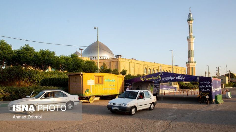 آغاز طرح واکسیناسیون خودرویی علیه کرونا در قم