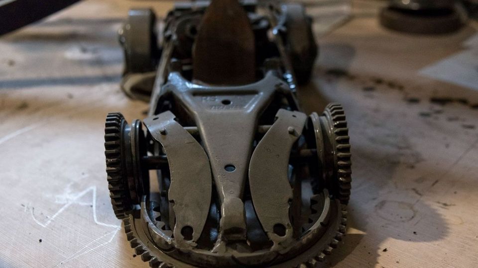 مجسمه سازی با ضایعات فلزی