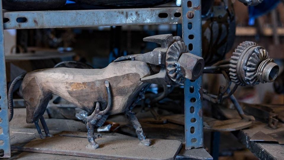 مجسمه سازی با ضایعات فلزی