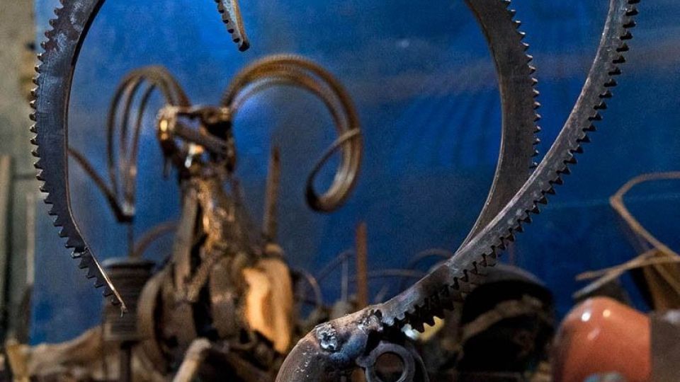 مجسمه سازی با ضایعات فلزی