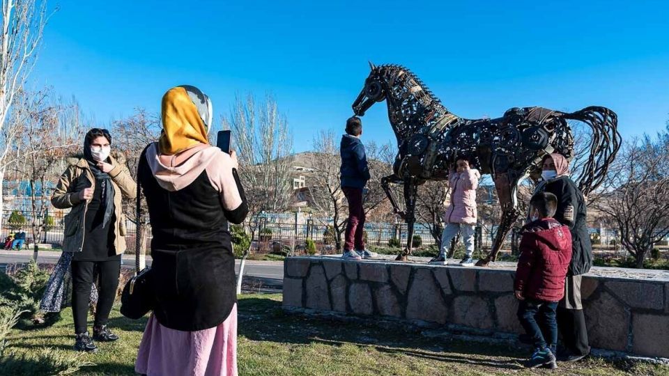 مجسمه سازی با ضایعات فلزی