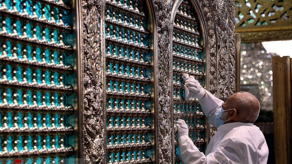 مراسم غبار روبی ضریح مطهر امام رضا (ع)