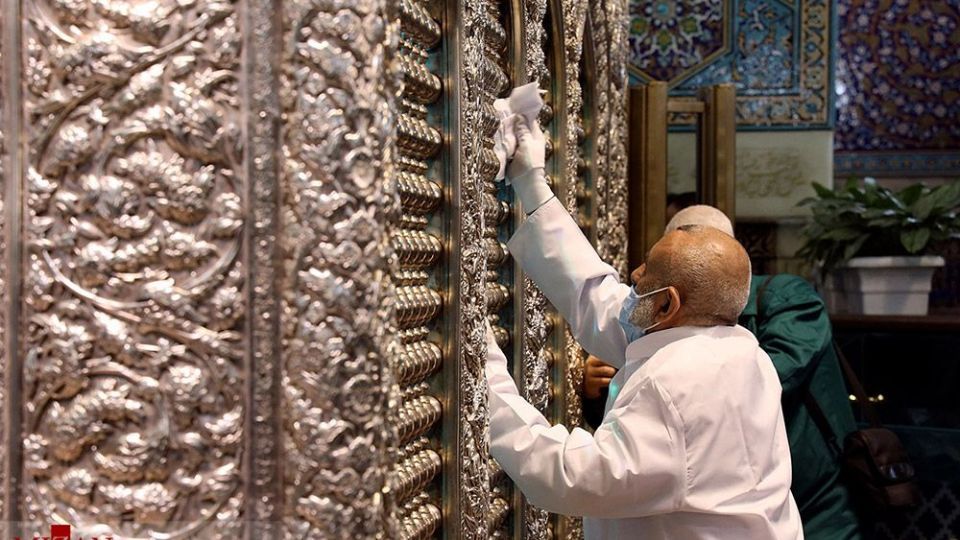 مراسم غبار روبی ضریح مطهر امام رضا (ع)