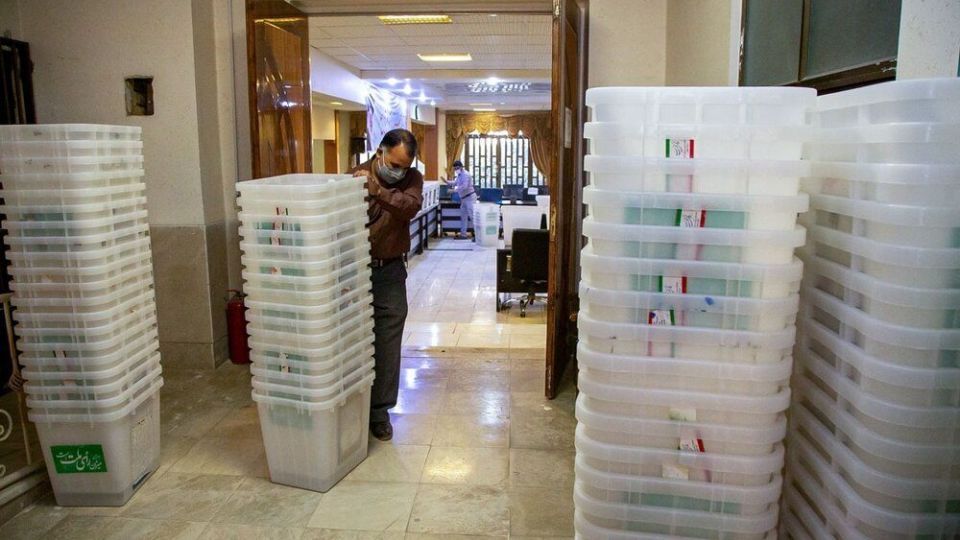  آماده سازی صندوق‌های اخذ رای